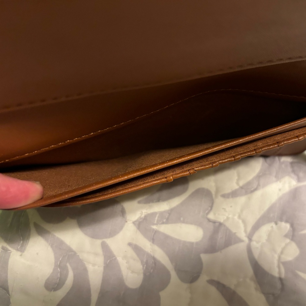 Universal Thread tan wristlet wallet - Picture 4 of 7